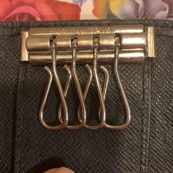 Authentic Louis Vuitton Key Holder - Picture 6 of 14